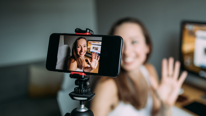 top notch camera smartphones content creators vloggers tiktok bloggers